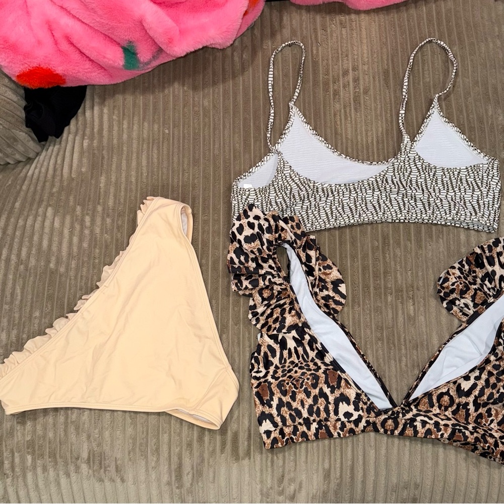 Missguided Bathingsuit Bundle- Women’s US Size 10 & 12 - Picture 5 of 9